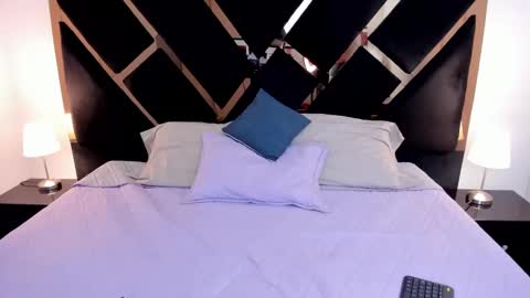 My name is Andrea  thumb up me please its important online show from 03.11.25