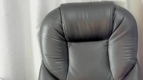 Snapshot of antonellepiercee chatting on 01.11.25 A N T O N E L L E online show from 01.11.25