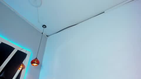 Snapshot of antonellepiercee chatting on 01.12.25 A N T O N E L L E online show from 01.12.25