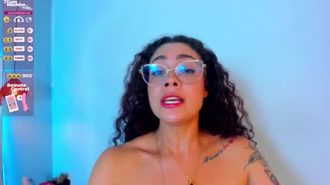 Snapshot of antonellepiercee chatting on 01.26.25 A N T O N E L L E online show from 01.26.25