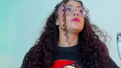 Snapshot of antonellepiercee chatting on 02.04.25 A N T O N E L L E online show from 02.04.25