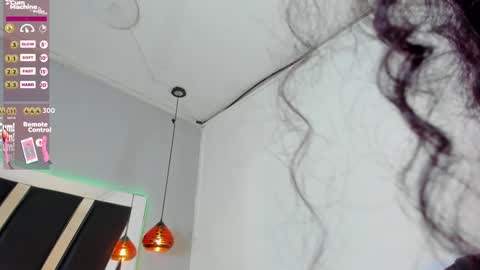 Snapshot of antonellepiercee chatting on 02.07.25 A N T O N E L L E online show from 02.07.25