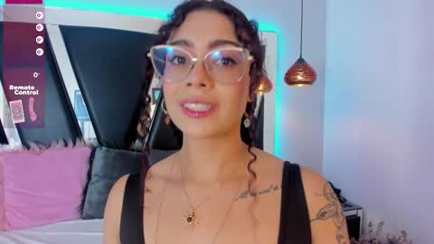 Snapshot of antonellepiercee chatting on 02.09.25 A N T O N E L L E online show from 02.09.25