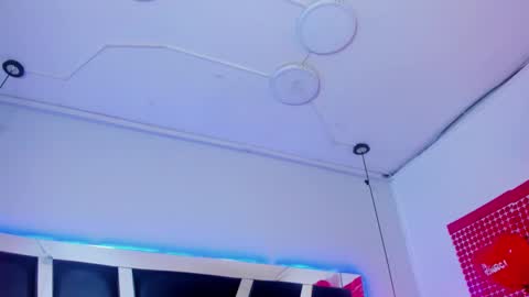 Snapshot of antonellepiercee chatting on 02.15.25 A N T O N E L L E online show from 02.15.25