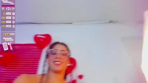 Snapshot of antonellepiercee chatting on 02.15.25 A N T O N E L L E online show from 02.15.25