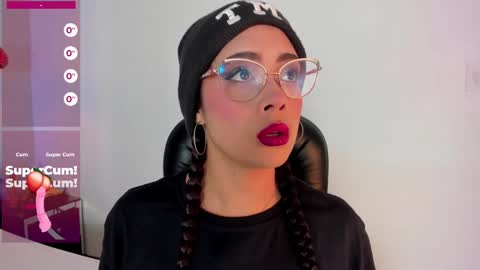 Snapshot of antonellepiercee chatting on 02.28.25 A N T O N E L L E online show from 02.28.25