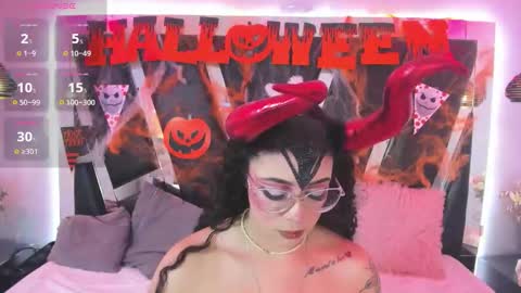 Snapshot of antonellepiercee chatting on 10.18.25 A N T O N E L L E online show from 10.18.25