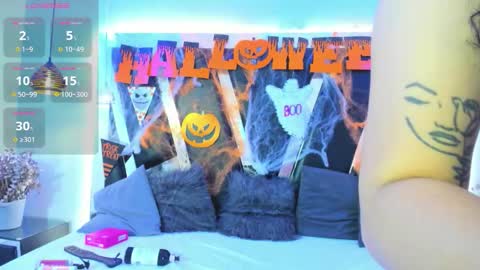 Snapshot of antonellepiercee chatting on 10.21.25 A N T O N E L L E online show from 10.21.25