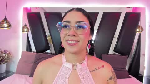 A N T O N E L L E  online show from 11.14.25