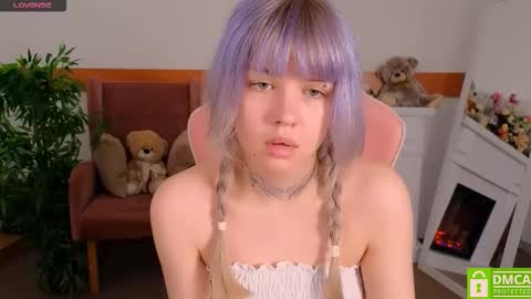 Snapshot of antonia_ferrero chatting on 10.31.25 antonia_ferrero online show from 10.31.25