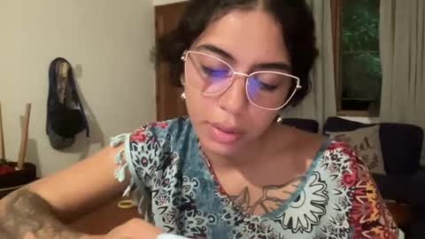 Snapshot of antoniabloom chatting on 01.04.25 Antonia online show from 01.04.25