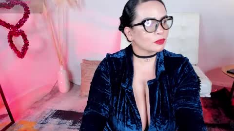 Antonia online show from 09.22.25