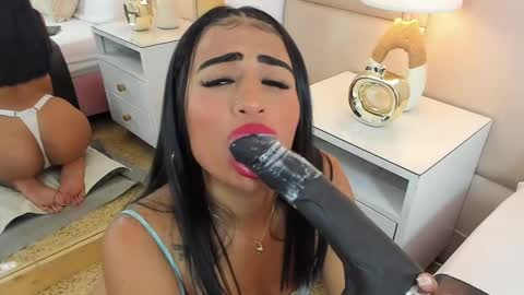 Snapshot of antoniaross chatting on 10.08.25 Antonia online show from 10.08.25