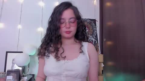 Snapshot of antoniart_ chatting on 10.02.25 Antonia online show from 10.02.25