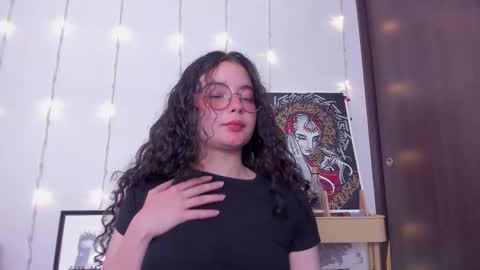 Snapshot of antoniart_ chatting on 10.07.25 Antonia online show from 10.07.25