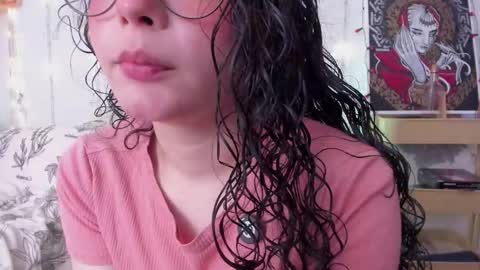 Snapshot of antoniart_ chatting on 10.28.25 Antonia online show from 10.28.25