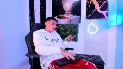 Snapshot of antoniomancinin chatting on 12.04.24 brendan and stiiven online show from 12.04.24