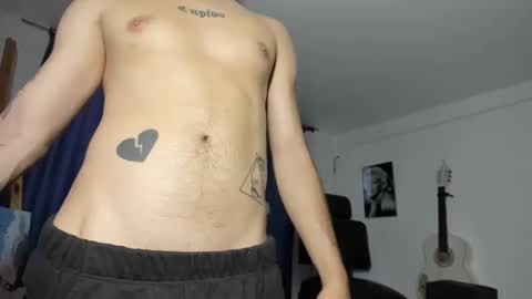 Snapshot of antonnello_ chatting on 03.04.25 antonnello_ online show from 03.04.25