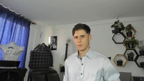 Snapshot of antonnello_ chatting on 03.10.25 antonnello_ online show from 03.10.25