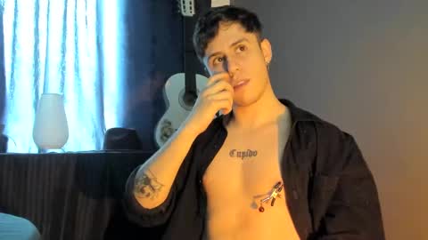 Snapshot of antonnello_ chatting on 10.21.25 antonnello_ online show from 10.21.25