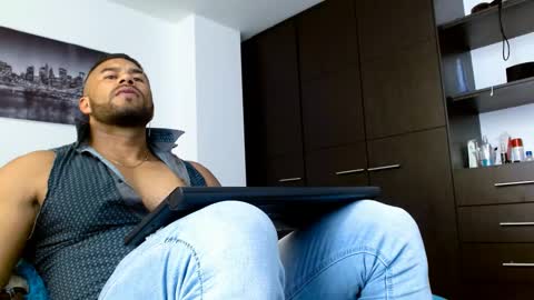 Snapshot of antonydangelo chatting on 01.12.25 ANTONY D ANGELO online show from 01.12.25