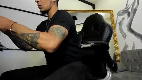 Snapshot of antonyevans_ chatting on 07.19.26 Antony online show from 07.19.26
