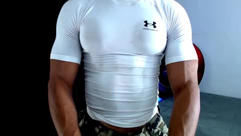 Instagram miguelangel1802  online show from 02.15.26