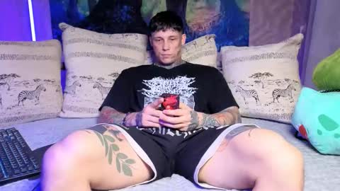 Tom online show from 11.19.25