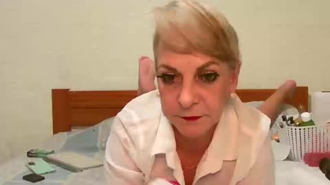 Snapshot of any_cat chatting on 01.01.25 ANY CAT online show from 01.01.25