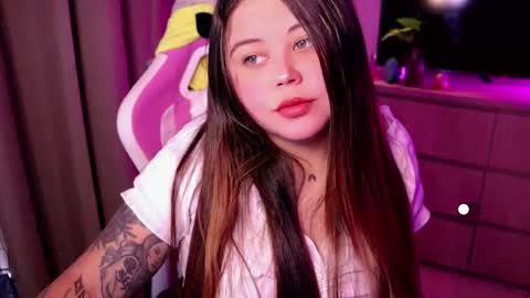   Independent model  online show from 03.25.26