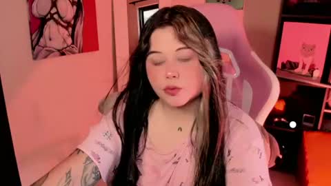   Independent model  online show from 06.30.26