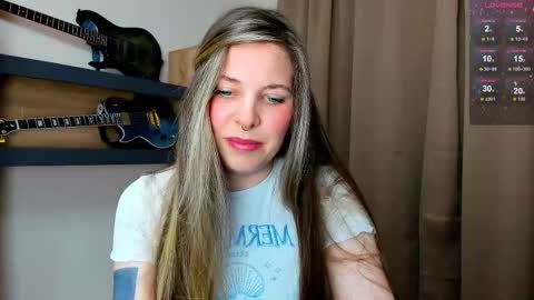 Snapshot of anya_seven chatting on 09.28.25 Anya online show from 09.28.25