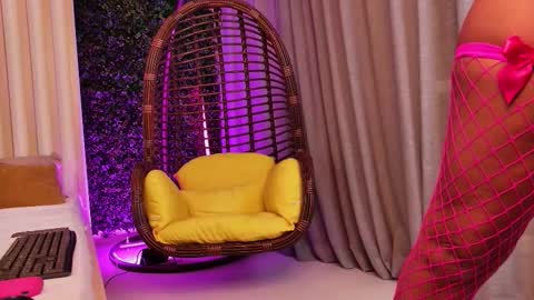 Snapshot of anyalovx chatting on 10.03.25 Anya online show from 10.03.25