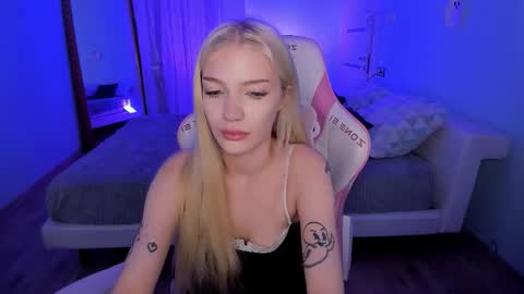 Anya online show from 11.22.25