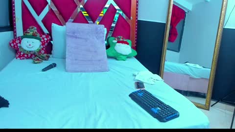 Snapshot of anyelamature chatting on 12.23.24 Anyela online show from 12.23.24