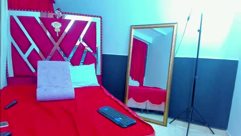 Snapshot of anyelamature chatting on 12.29.24 Anyela online show from 12.29.24