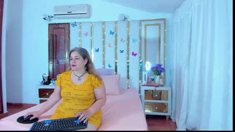 Snapshot of anyelamature chatting on 09.15.25 Anyela online show from 09.15.25