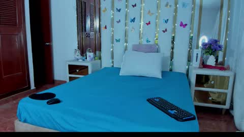 Snapshot of anyelamature chatting on 09.26.25 Anyela online show from 09.26.25