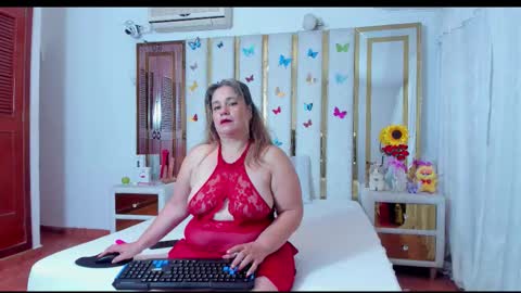 Snapshot of anyelamature chatting on 10.14.25 Anyela online show from 10.14.25