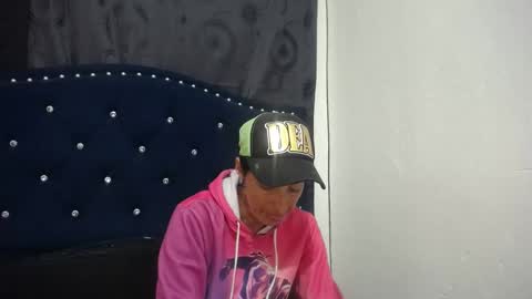 Snapshot of anyu_1306 chatting on 02.05.25 anyu online show from 02.05.25