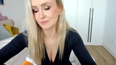 Snapshot of aoifeoneal chatting on 07.09.26 AoifeOneal online show from 07.09.26