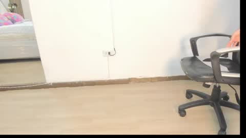 Snapshot of aome_purpuree chatting on 11.05.25 Aome online show from 11.05.25