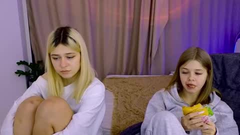 ApheliaStar online show from 12.17.25