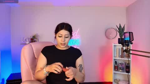 Aphirl online show from 10.07.25