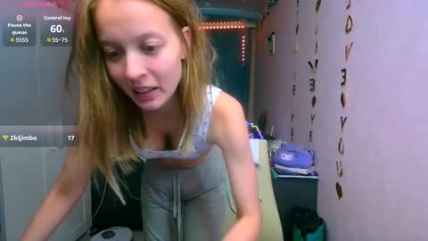 Snapshot of aphrodite_wow_ chatting on 10.04.25 Aphrodite online show from 10.04.25