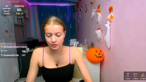 Snapshot of aphrodite_wow_ chatting on 11.12.25 Aphrodite online show from 11.12.25