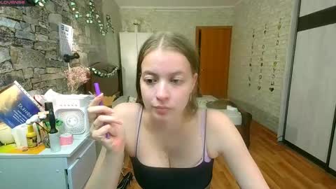 Snapshot of aphrodite_wow_ chatting on 05.17.26 Aphrodite online show from 05.17.26