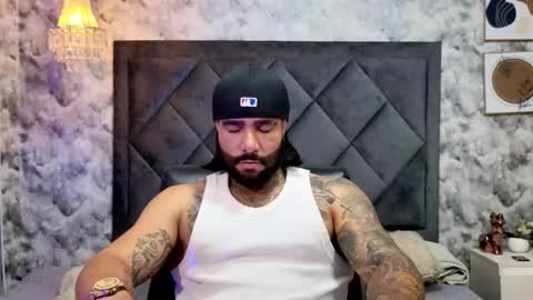 Snapshot of apolo_rousse chatting on 10.01.25 Apolo online show from 10.01.25