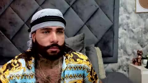 Snapshot of apolo_rousse chatting on 10.02.25 Apolo online show from 10.02.25