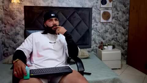 Snapshot of apolo_rousse chatting on 10.03.25 Apolo online show from 10.03.25